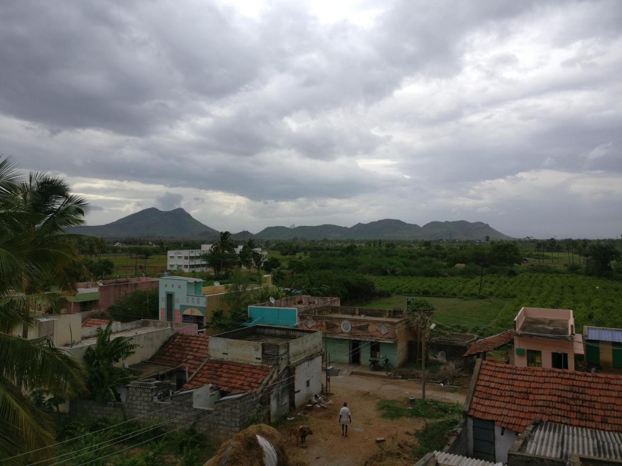 Selvalakshmi Restaurant And Lodge Tiruvannāmalai Exterior foto