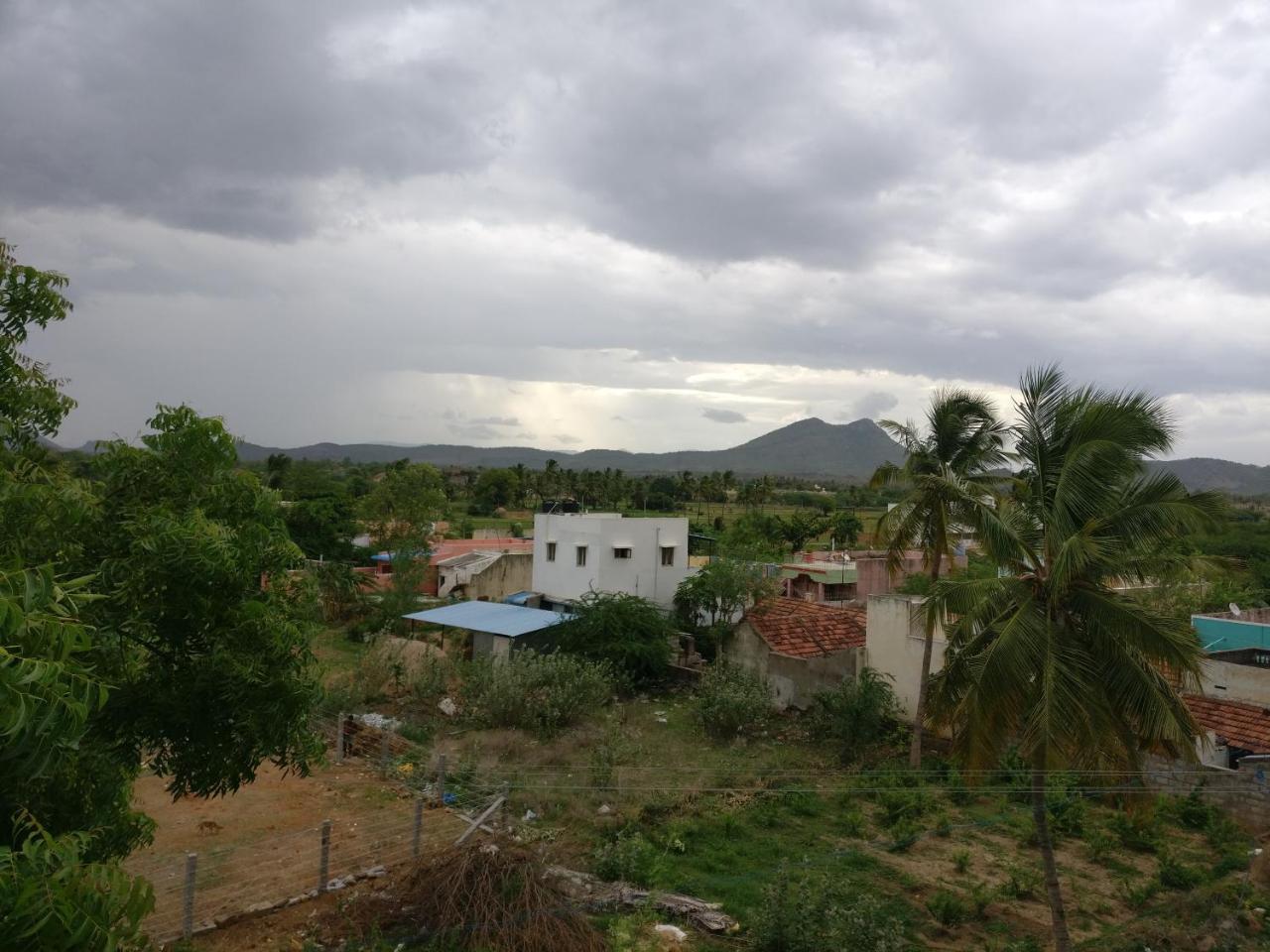Selvalakshmi Restaurant And Lodge Tiruvannāmalai Exterior foto